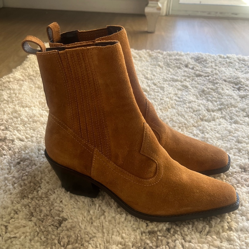 Never worn Tory Burch western boots